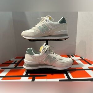 New Balance Women's 574 Classic
Sneakers - Brand NEW!
